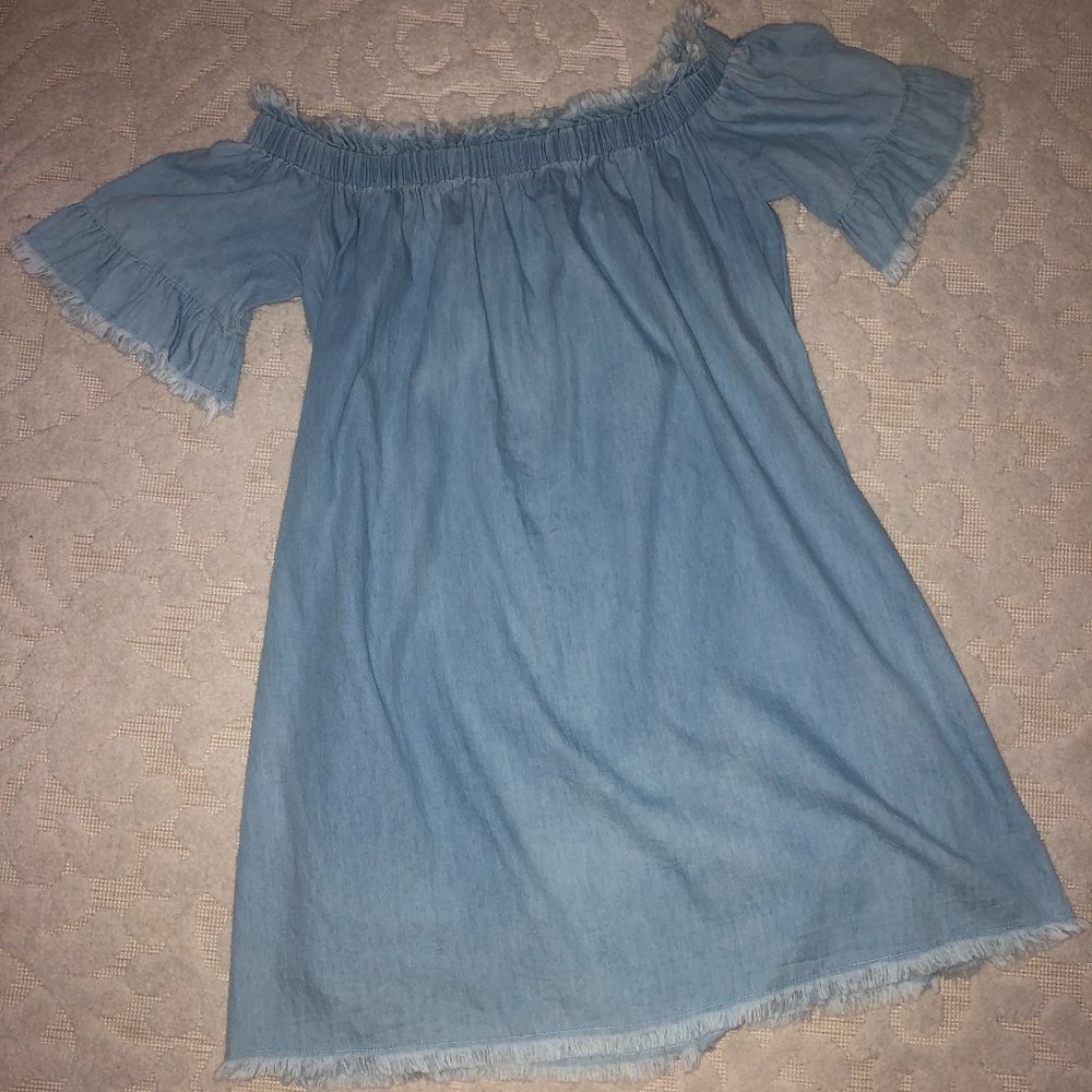 Off the shoulder dress WITH POCKETS